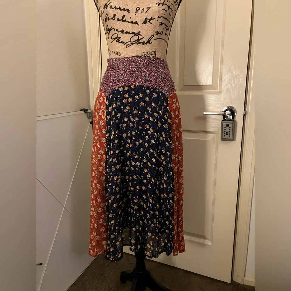 Anthropologie meadow rue Multicolor ditsy Floral flowy mixed print Midi Skirt 12 - Picture 2 of 7